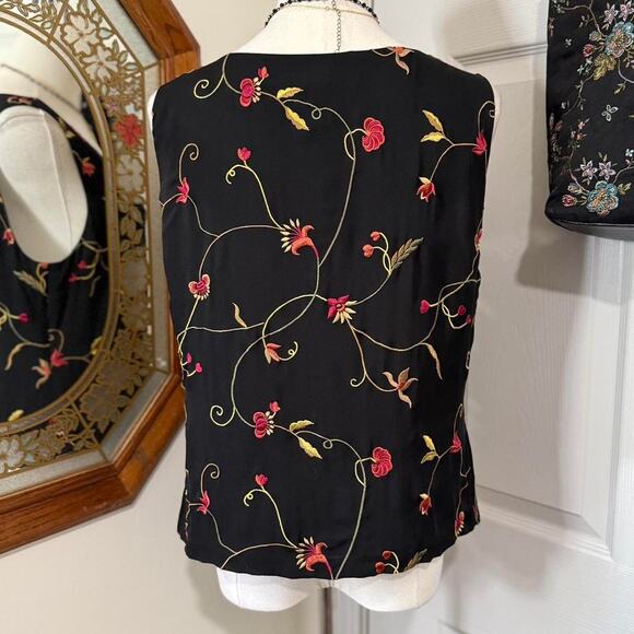 Josephine Chaus Black Silk & Multicolor Floral Embroidered V Neck Dark Fairy Top - Picture 5 of 8